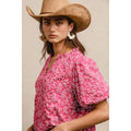 FLORAL PATTERN RUFFLED V-NECK TOP: FUCHSIA